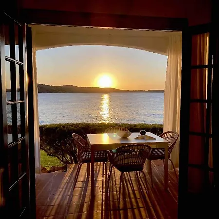 Miravent Terraza Y Jardin Frente Al Mar Menorca アパート *