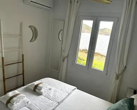 公寓 Miravent Terraza Y Jardin Frente Al Mar Menorca